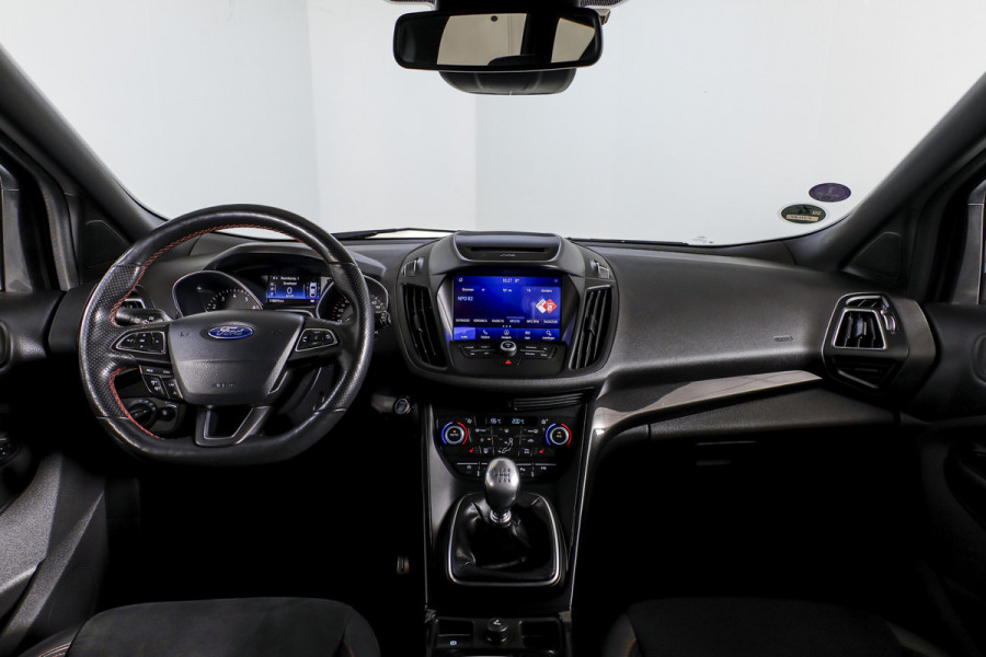 Ford Kuga 1.5 EcoBoost 150 PK ST Line | Cruise | Winterpakket | PDC | Camera | Bi-Xenon | NAV + App. Connect | ECC | Elek. Klep | Afn. Trekhaak | LM 18" |