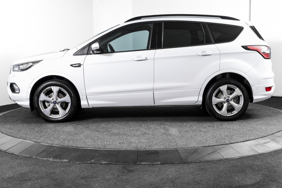 Ford Kuga 1.5 EcoBoost 150 PK ST Line | Cruise | Winterpakket | PDC | Camera | Bi-Xenon | NAV + App. Connect | ECC | Elek. Klep | Afn. Trekhaak | LM 18" |