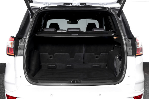 Ford Kuga 1.5 EcoBoost 150 PK ST Line | Cruise | Winterpakket | PDC | Camera | Bi-Xenon | NAV + App. Connect | ECC | Elek. Klep | Afn. Trekhaak | LM 18" |