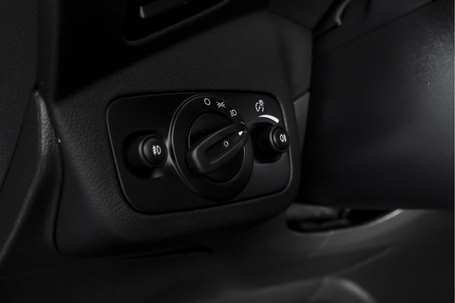 Ford Kuga 1.5 EcoBoost 150 PK ST Line | Cruise | Winterpakket | PDC | Camera | Bi-Xenon | NAV + App. Connect | ECC | Elek. Klep | Afn. Trekhaak | LM 18" |