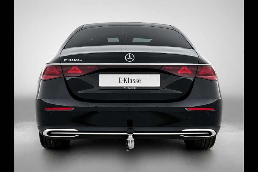 Mercedes-Benz E-Klasse 300 e Business Solution Luxury | Winterpakket | Comfortpakket Plus | Parkeerpakket met 360°-camera | Trekhaak | Stoelverwarming | Smartphone integratie |