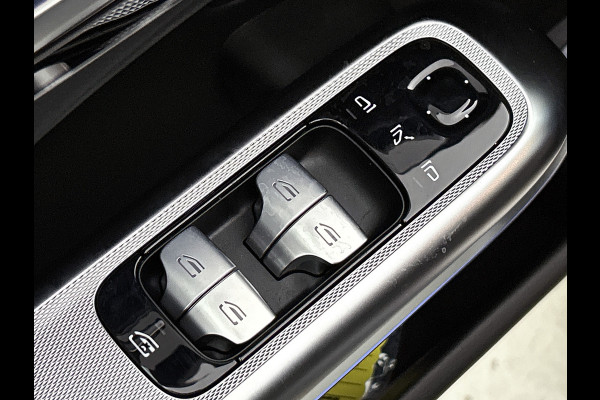 Mercedes-Benz E-Klasse 300 e Business Solution Luxury | Winterpakket | Comfortpakket Plus | Parkeerpakket met 360°-camera | Trekhaak | Stoelverwarming | Smartphone integratie |