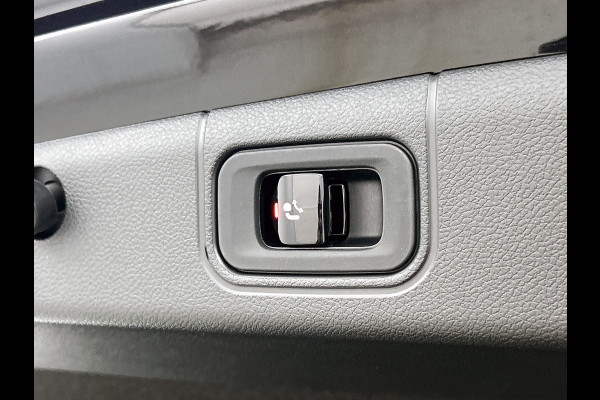 Mercedes-Benz E-Klasse 300 e Business Solution Luxury | Winterpakket | Comfortpakket Plus | Parkeerpakket met 360°-camera | Trekhaak | Stoelverwarming | Smartphone integratie |