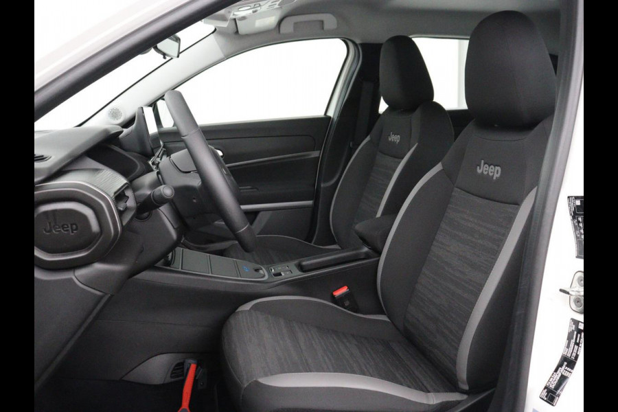 Jeep Avenger Longtitude 54 kWh | SOH 96.6% | Stoelverwarming | Carplay | Navigatie | Full LED | Warmtepomp | Keyless | Climate control | Digital Cockpit | Cruise control