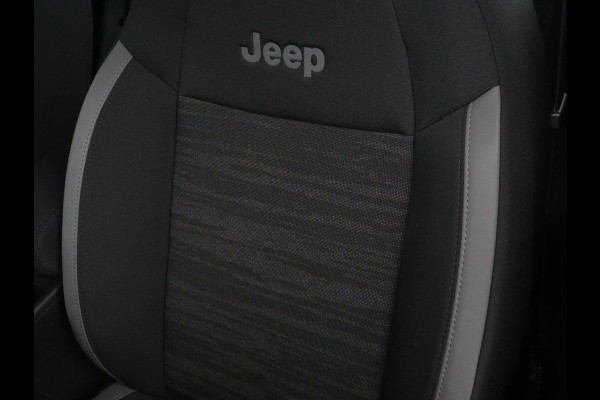 Jeep Avenger Longtitude 54 kWh | SOH 96.6% | Stoelverwarming | Carplay | Navigatie | Full LED | Warmtepomp | Keyless | Climate control | Digital Cockpit | Cruise control