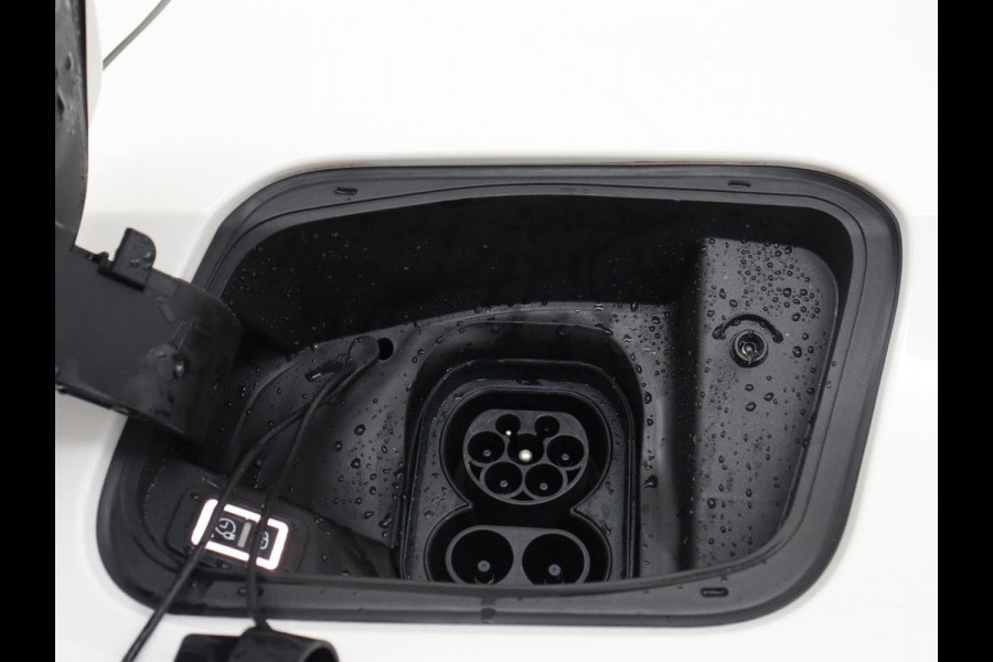 Jeep Avenger Longtitude 54 kWh | SOH 96.6% | Stoelverwarming | Carplay | Navigatie | Full LED | Warmtepomp | Keyless | Climate control | Digital Cockpit | Cruise control