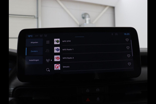 Jeep Avenger Longtitude 54 kWh | SOH 96.6% | Stoelverwarming | Carplay | Navigatie | Full LED | Warmtepomp | Keyless | Climate control | Digital Cockpit | Cruise control