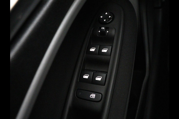 Jeep Avenger Longtitude 54 kWh | SOH 96.6% | Stoelverwarming | Carplay | Navigatie | Full LED | Warmtepomp | Keyless | Climate control | Digital Cockpit | Cruise control