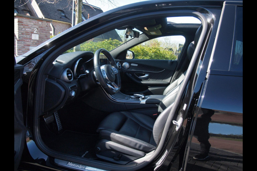 Mercedes-Benz C-Klasse 200 Premium Plus Pack | AMG Line | Panoramadak | Camera | Burmester | Sfeerverlichting |