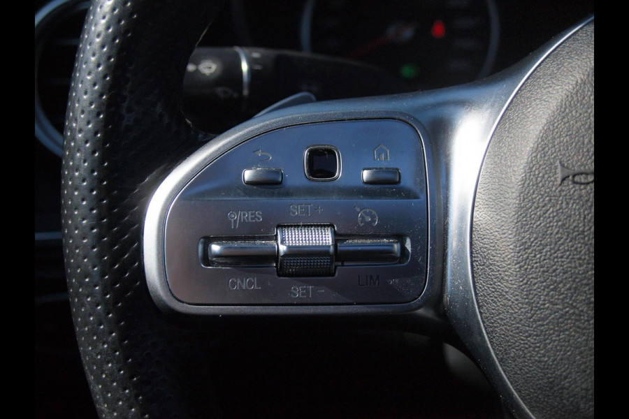 Mercedes-Benz C-Klasse 200 Premium Plus Pack | AMG Line | Panoramadak | Camera | Burmester | Sfeerverlichting |