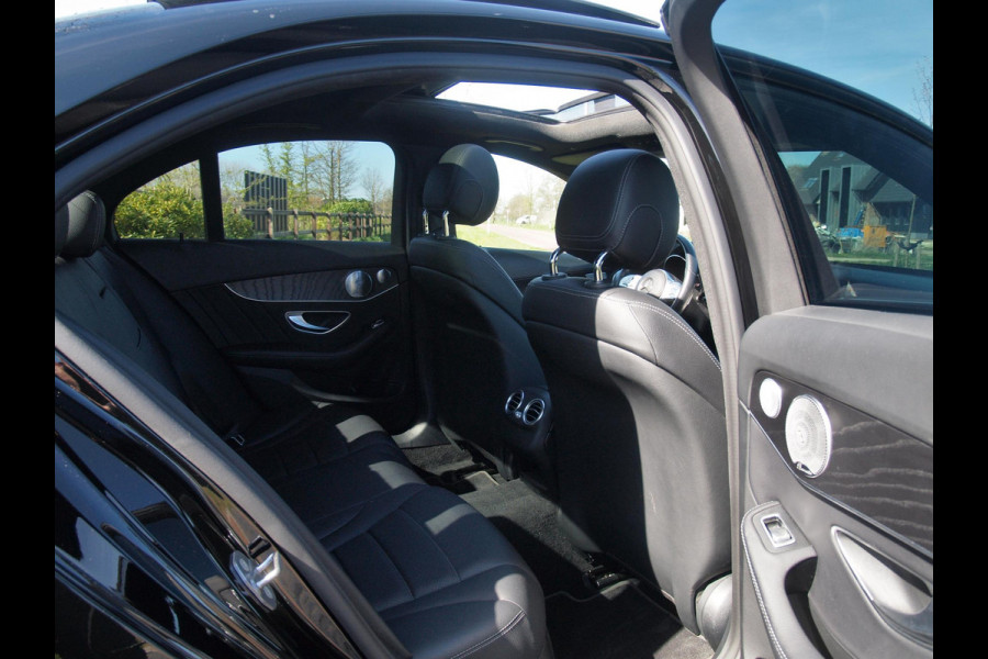 Mercedes-Benz C-Klasse 200 Premium Plus Pack | AMG Line | Panoramadak | Camera | Burmester | Sfeerverlichting |