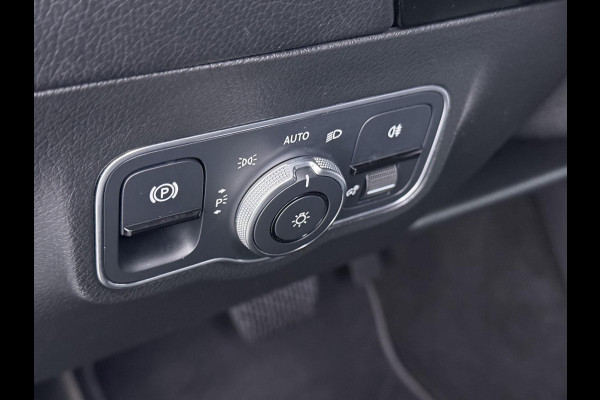 Mercedes-Benz EQA 250+ Luxury Line 71 kWh VAN: 35.900,- VOOR: 32.877,- UW LENTEVOORDEEL: 3.023,- | RIJKLAARPRIJS incl. 12mnd BOVAG