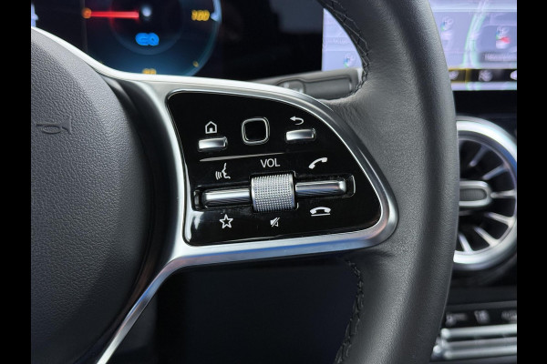 Mercedes-Benz EQA 250+ Luxury Line 71 kWh VAN: 35.900,- VOOR: 32.877,- UW LENTEVOORDEEL: 3.023,- | RIJKLAARPRIJS incl. 12mnd BOVAG