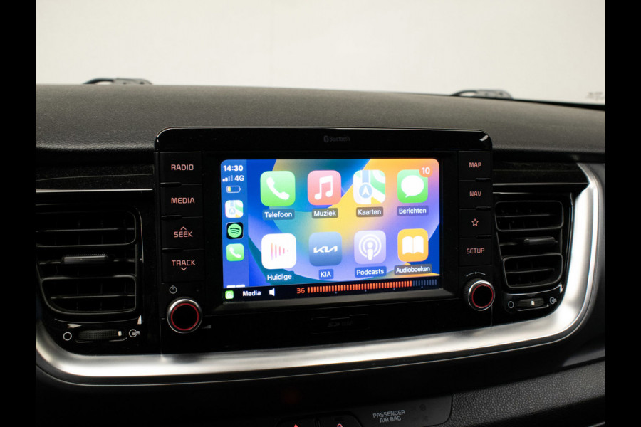 Kia Stonic 1.0 T-GDi DynamicLine Sport (APPLE CARPLAY,NAVI,CAMERA,CLIMATE,CRUISE,GETINT,LED,LANE ASSIST,SPORTSTOELEN,LM VELGEN)