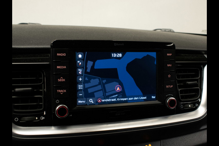 Kia Stonic 1.0 T-GDi DynamicLine Sport (APPLE CARPLAY,NAVI,CAMERA,CLIMATE,CRUISE,GETINT,LED,LANE ASSIST,SPORTSTOELEN,LM VELGEN)