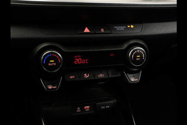 Kia Stonic 1.0 T-GDi DynamicLine Sport (APPLE CARPLAY,NAVI,CAMERA,CLIMATE,CRUISE,GETINT,LED,LANE ASSIST,SPORTSTOELEN,LM VELGEN)