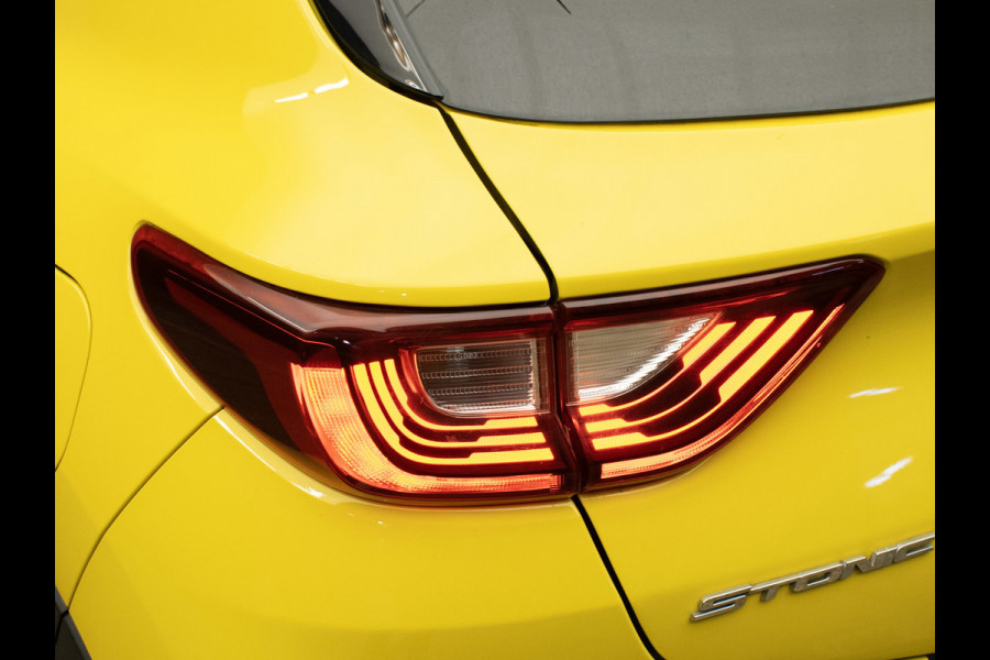 Kia Stonic 1.0 T-GDi DynamicLine Sport (APPLE CARPLAY,NAVI,CAMERA,CLIMATE,CRUISE,GETINT,LED,LANE ASSIST,SPORTSTOELEN,LM VELGEN)