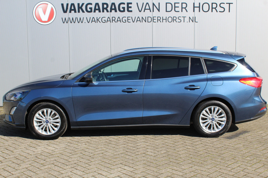 Ford FOCUS Wagon 1.0-155pk EcoBoost Titanium. Erg nette en goed onderhouden wagen met slechts 60.000km. Autm. airco dual, camera, stoel-, stuur- en voorraamverwarming, trekhaak, LM wielen, metallic lak, navigatie, telefoonvoorb. etc.