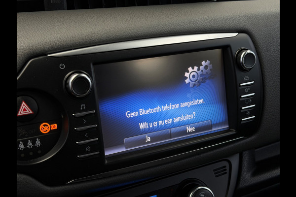 Toyota Yaris 1.5 Hybrid Bi-Tone Bluetooth