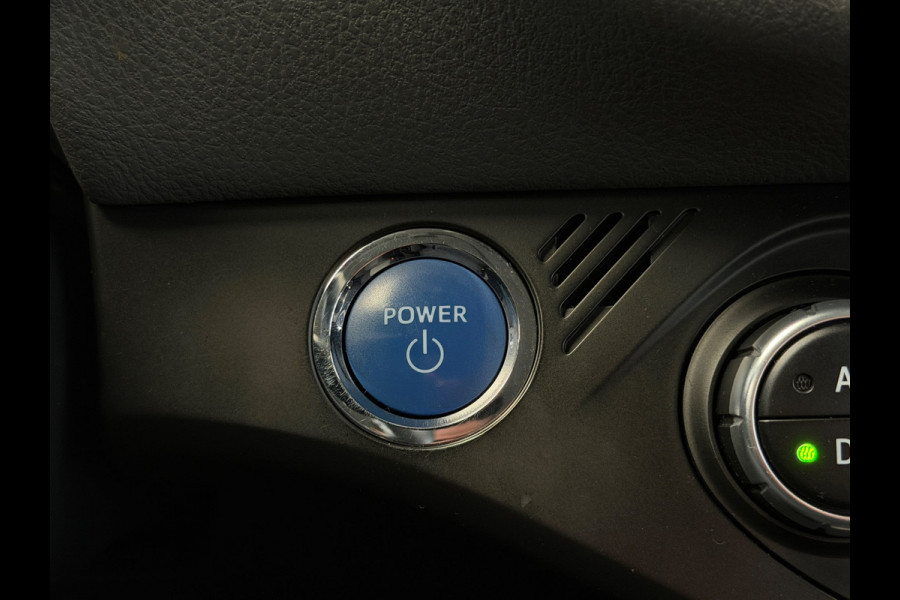 Toyota Yaris 1.5 Hybrid Bi-Tone Bluetooth