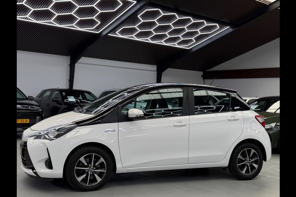 Toyota Yaris 1.5 Hybrid Bi-Tone Bluetooth