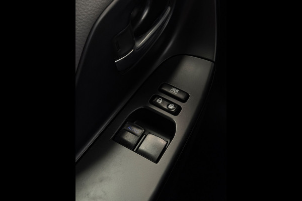 Toyota Yaris 1.5 Hybrid Bi-Tone Bluetooth