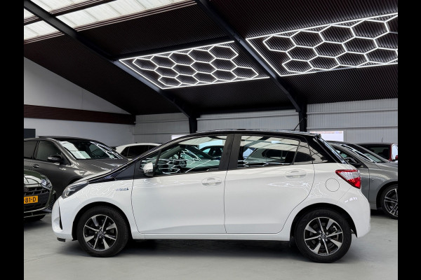 Toyota Yaris 1.5 Hybrid Bi-Tone Bluetooth