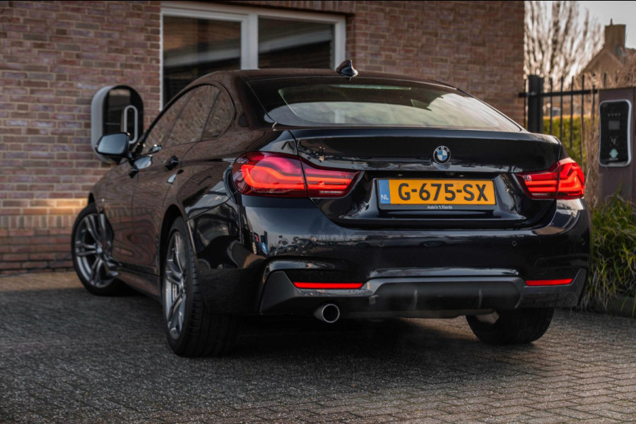 BMW 4 Serie Gran Coupé 418i Executive Edition 136 PK | M-Pakket | Carbon Zwart | Schuifdak | Camera | 18''