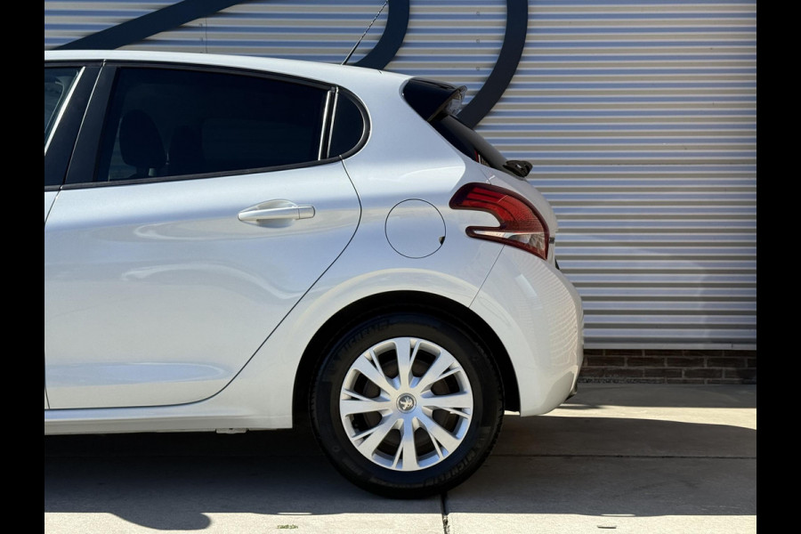 Peugeot 208 1.2 PureTech Blue Lion Navi|Carplay|Airco|D-riem v.v. in 2024|Cruise|PDC|CarplayN.A.P|Nieuwe APK bij Aflevering