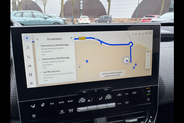 Toyota Bz4x Premium 71 kWh VAN: 39.900,- VOOR: 36.877,- UW LENTEVOORDEEL: 3.023,- | MEGA VOLLE AUTO | 10 jaar TOYOTA GARANTIE | TREKHAAK