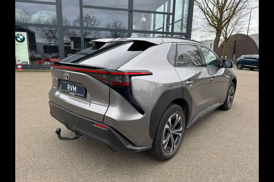 Toyota Bz4x Premium 71 kWh VAN: 39.900,- VOOR: 36.877,- UW LENTEVOORDEEL: 3.023,- | MEGA VOLLE AUTO | 10 jaar TOYOTA GARANTIE | TREKHAAK