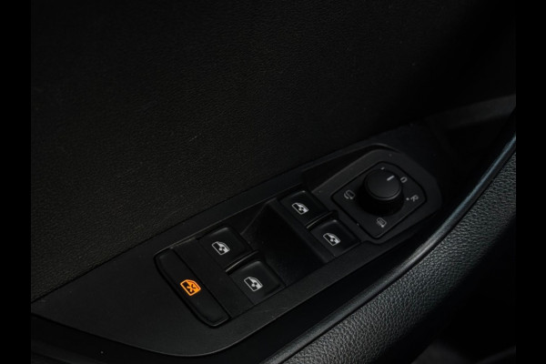 Škoda Karoq 1.5 TSI ACT Style APPLE CARPLAY CAMERA NAVI CLIMATE PDC