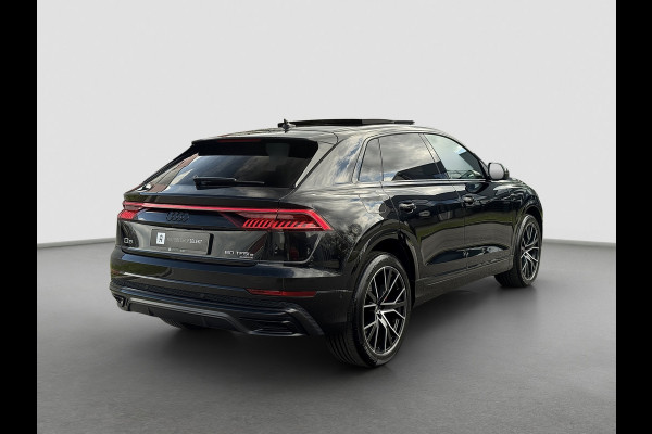 Audi Q8 60 TFSI e Competition | Pano | Luchtvering | B&O | Matrix | 360 | Carplay | Memory | NL Auto | Sfeerverichting | 1e eig.