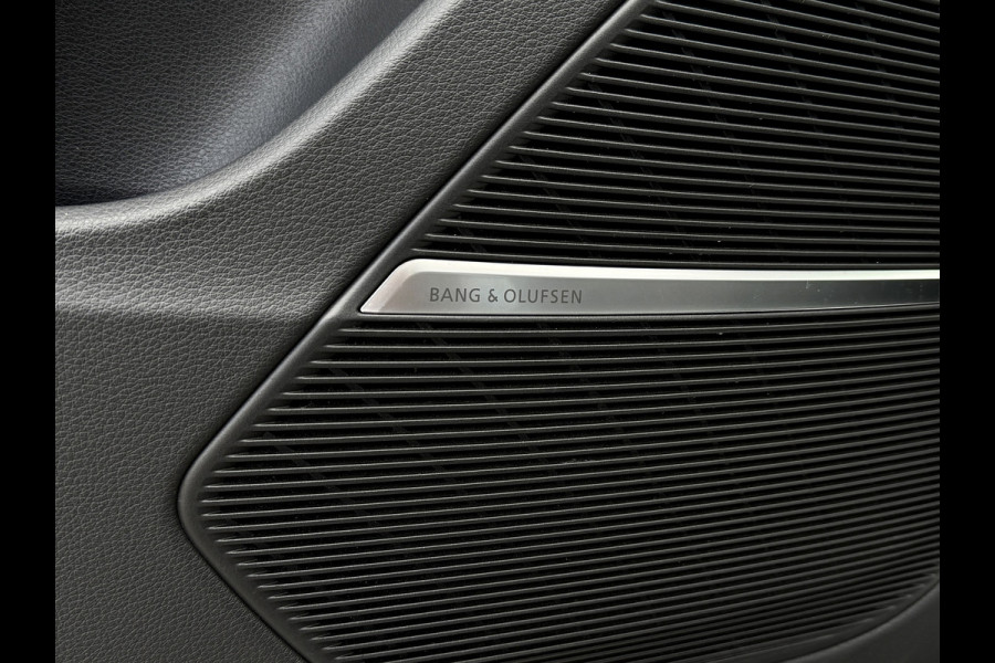 Audi Q8 60 TFSI e Competition | Pano | Luchtvering | B&O | Matrix | 360 | Carplay | Memory | NL Auto | Sfeerverichting | 1e eig.