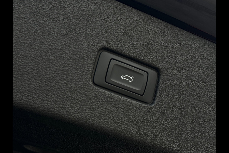 Audi Q8 60 TFSI e Competition | Pano | Luchtvering | B&O | Matrix | 360 | Carplay | Memory | NL Auto | Sfeerverichting | 1e eig.