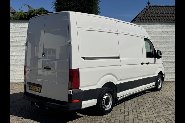 Volkswagen Crafter 35 2.0 TDI L3H3 Comfort Navigatie Carplay DAB All season banden Trekhaak Lat om lat