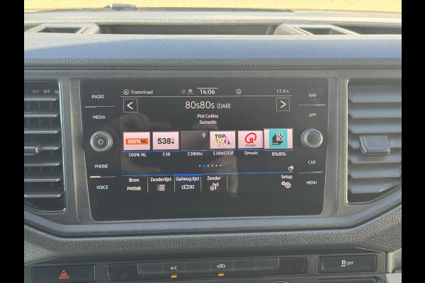 Volkswagen Crafter 35 2.0 TDI L3H3 Comfort Navigatie Carplay DAB All season banden Trekhaak Lat om lat