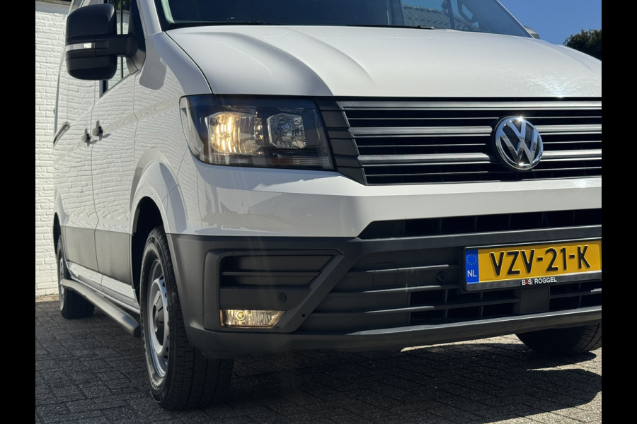 Volkswagen Crafter 35 2.0 TDI L3H3 Comfort Navigatie Carplay DAB All season banden Trekhaak Lat om lat