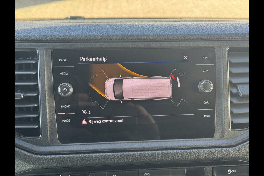Volkswagen Crafter 35 2.0 TDI L3H3 Comfort Navigatie Carplay DAB All season banden Trekhaak Lat om lat