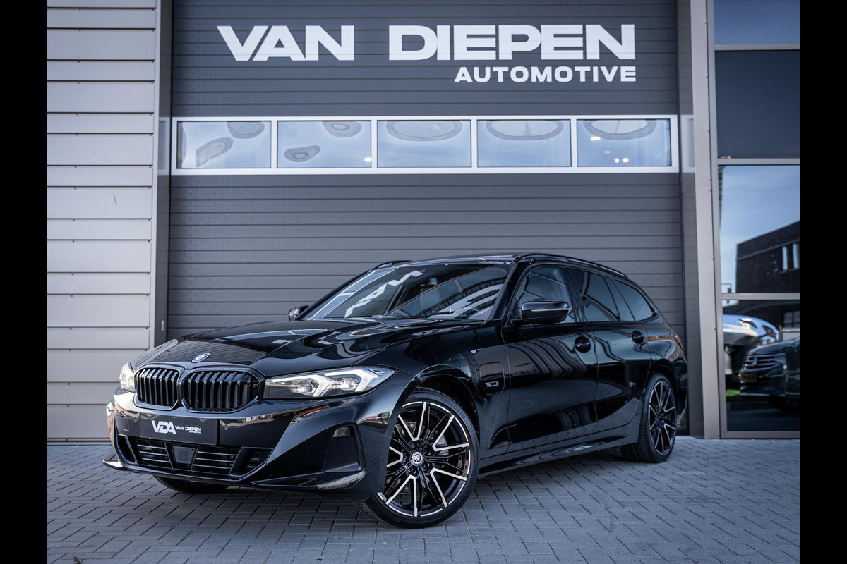 BMW 3 Serie Touring 320e - Sport l Panorama l ACC l 19'' l Led l Sfeerverlichting l Auto carplay