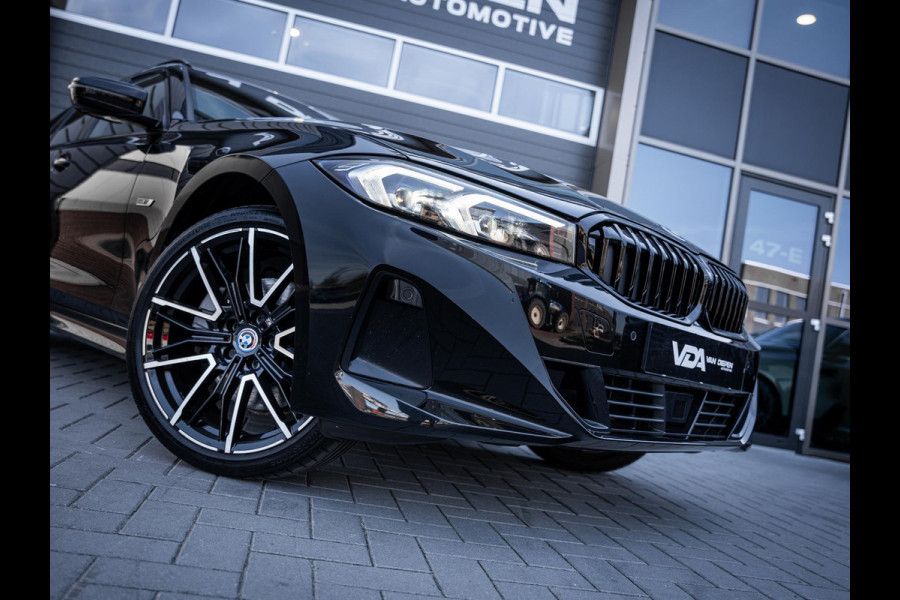 BMW 3 Serie Touring 320e - Sport l Panorama l ACC l 19'' l Led l Sfeerverlichting l Auto carplay