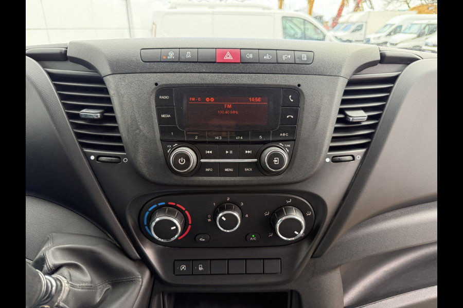 Iveco Daily 35C14 2.3 Kipper Dubbele Cabine Dubbellucht 6 Stoelen Airco Cruise Control Trekhaak Luchtgeveerde stoel