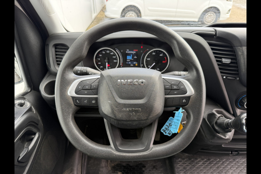 Iveco Daily 35C14 2.3 Kipper Dubbele Cabine Dubbellucht 6 Stoelen Airco Cruise Control Trekhaak Luchtgeveerde stoel