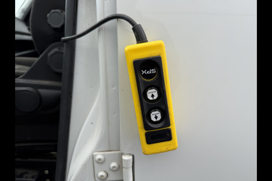 Iveco Daily 35C14 2.3 Kipper Dubbele Cabine Dubbellucht 6 Stoelen Airco Cruise Control Trekhaak Luchtgeveerde stoel