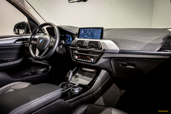 BMW X3 XDrive30e High Executive|Cam|Leder|1eig|StoelV|AppleC