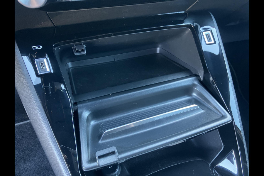 Peugeot 208 1.2 PureTech GT | Trekhaak | Camera | LED | Leder