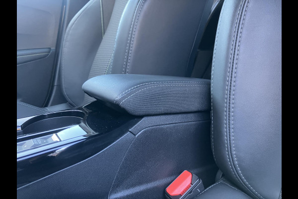 Peugeot 208 1.2 PureTech GT | Trekhaak | Camera | LED | Leder