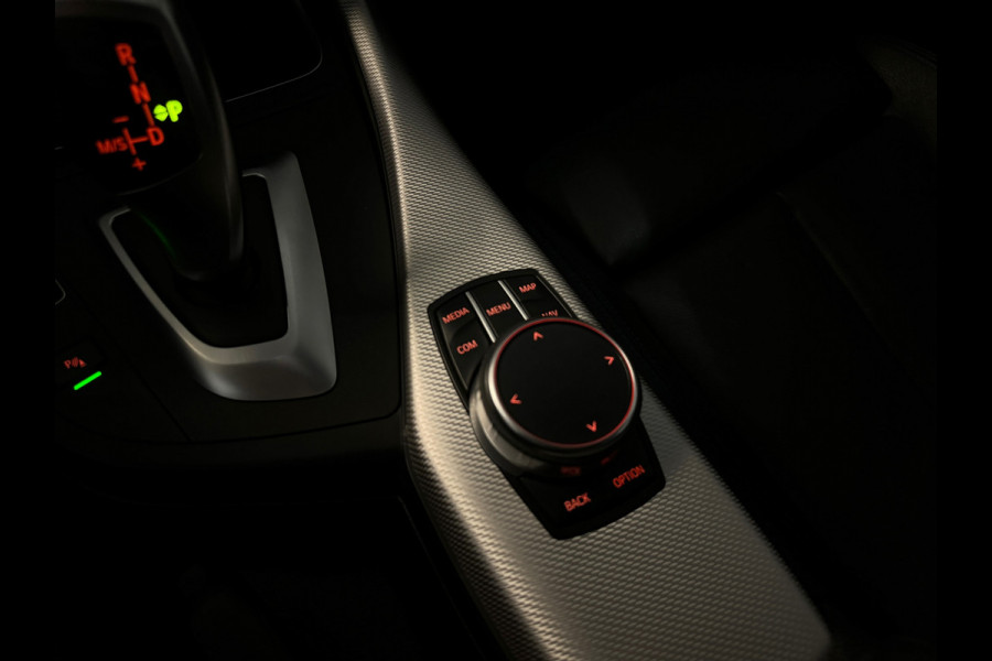 BMW 1-serie 120i High Executive M Sport Leer|Camera|Lane Assist