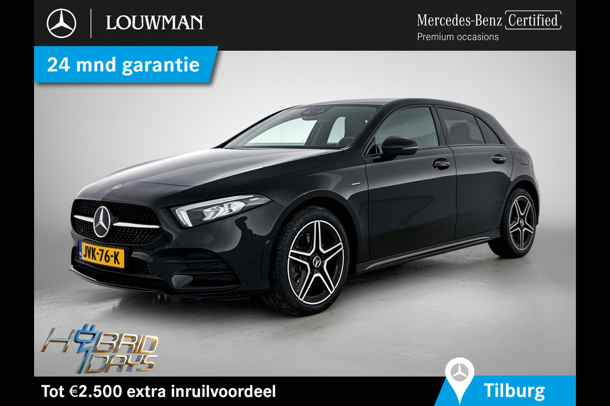 Mercedes-Benz A-Klasse 250 e AMG Plug-In Hybride AMG Line | Night Pakket | Sfeerverlichting |Stoelverwarming | Achteruitrijcamera | Ledkoplampen. Inclusief 24 maanden Mercedes-Benz Certified garantie voor Europa.