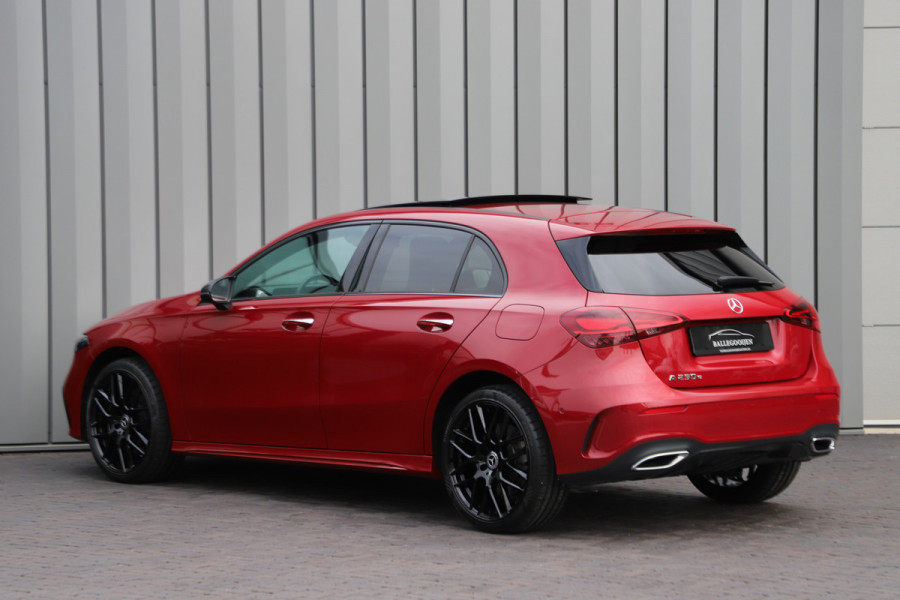 Mercedes-Benz A-Klasse 250e AMG | 218PK | Pano | Sfeerverlichting | Burmester | Multibeam | Leder | Distronic | Stuurwielverwarming | Trekhaak | 2024.